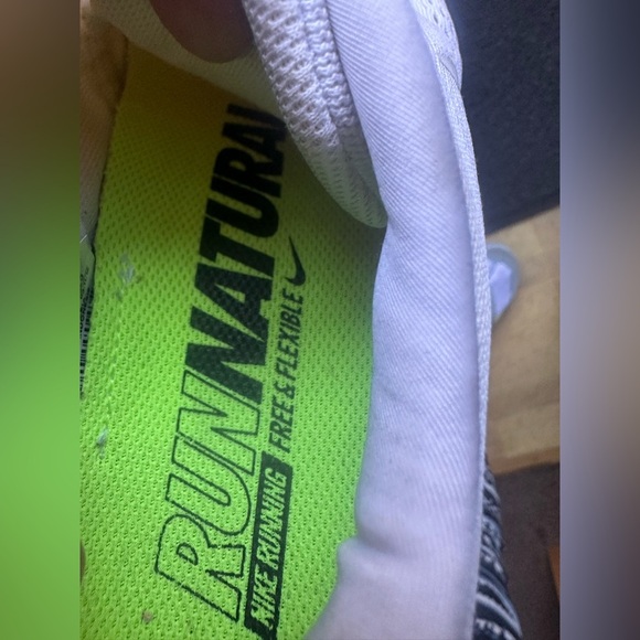 Nike White Women’s Run Natural Shoes Sneakers size 8 - Picture 4 of 6